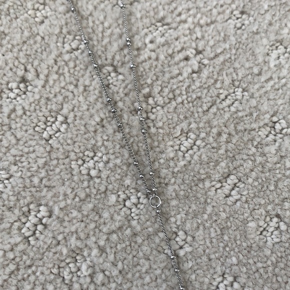 Long line delicate necklace - Picture 3 of 3